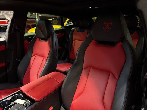 Used 2020 Lamborghini Urus image 15