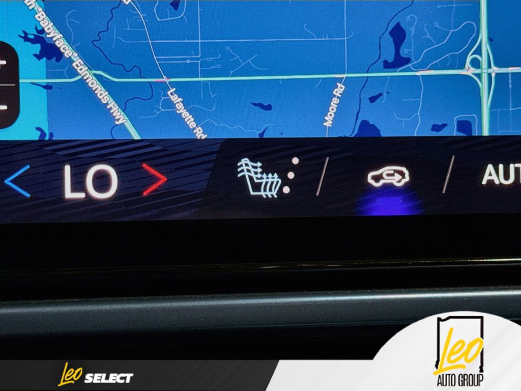 Used 2024 Chevrolet Equinox EV LT w/ LPO, Interior Storage Package FWD image 22