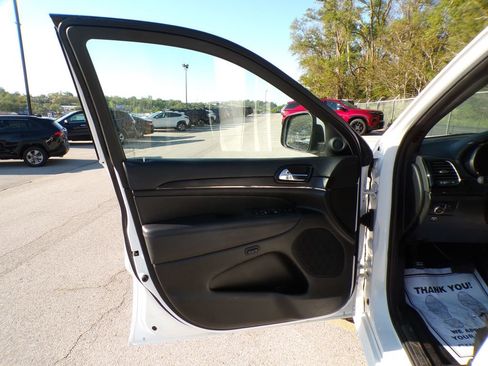 Used 2020 Jeep Grand Cherokee High Altitude AWD/4WD image 22