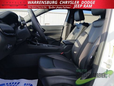 New 2026 Jeep Compass Latitude image 13