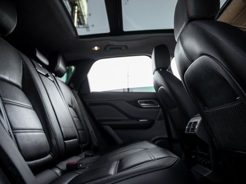 Used 2019 Jaguar F-PACE Prestige image 34