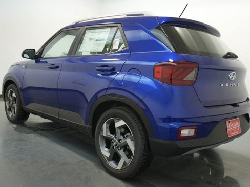 New 2025 Hyundai Venue Limited image 6