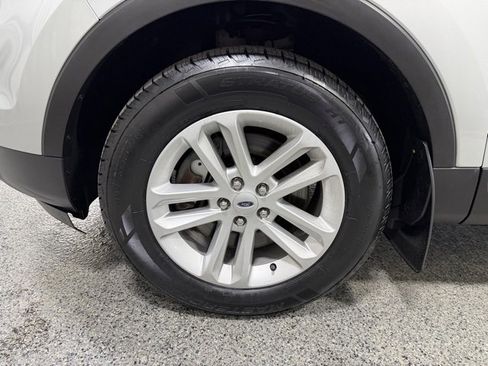 Used 2015 Ford Explorer XLT w/ Equipment Group 202B image 29