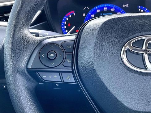 Used 2022 Toyota Corolla LE image 18