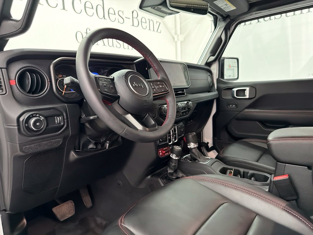 Used 2024 Jeep Wrangler Unlimited Rubicon AWD/4WD image 14
