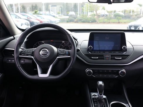 Used 2021 Nissan Altima 2.5 SV w/ SV Premium Package image 21