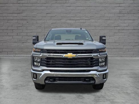 Used 2025 Chevrolet Silverado 2500 LT w/ Convenience Package AWD/4WD image 4