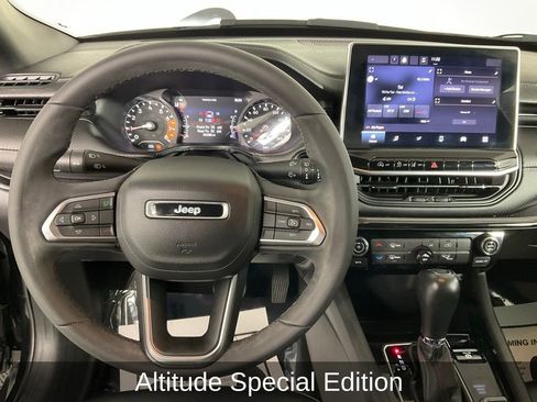 Certified 2023 Jeep Compass Altitude image 17