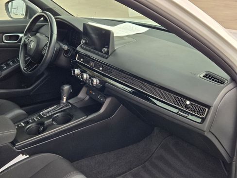 Used 2023 Honda Civic Sport image 29