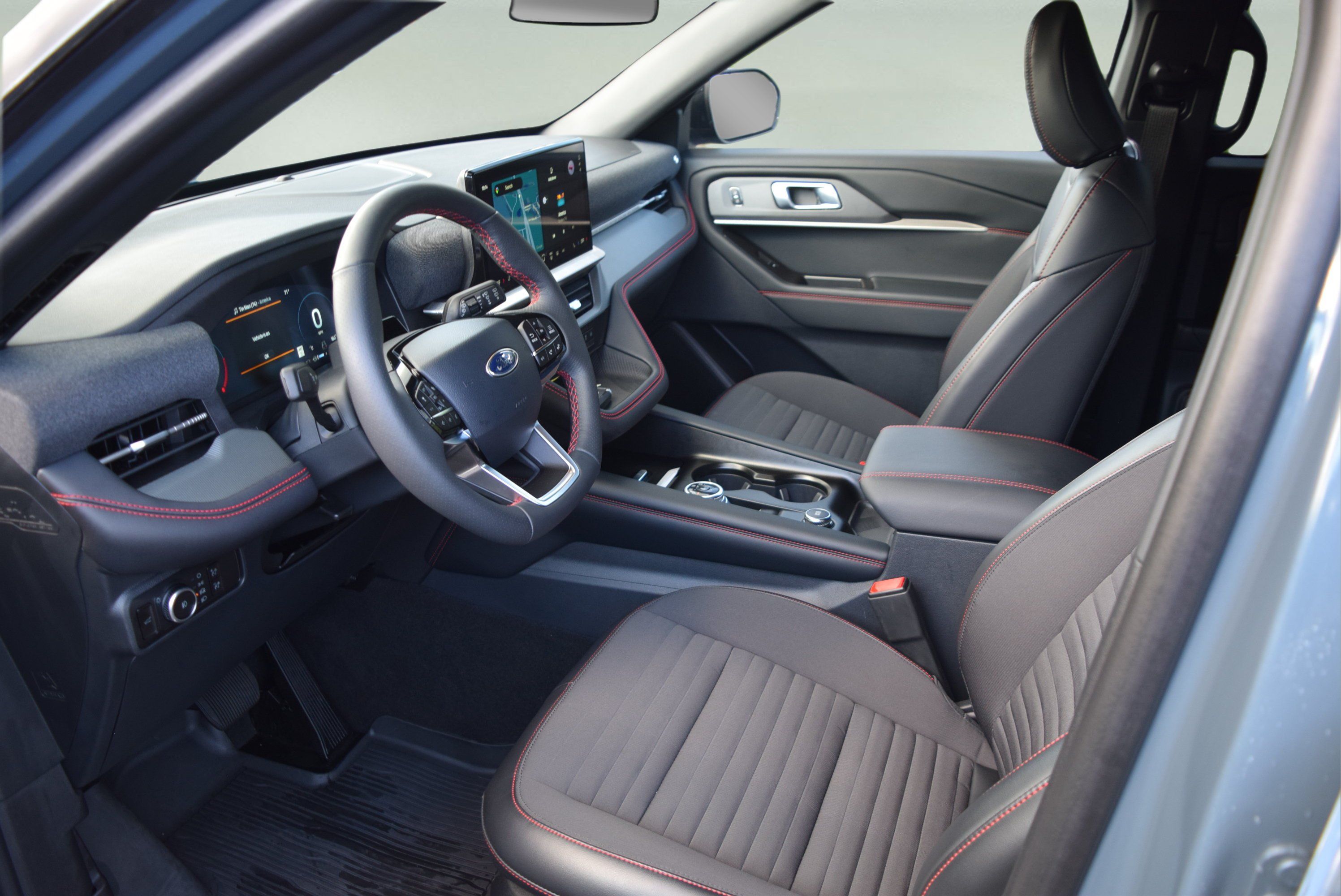 Used 2025 Ford Explorer ST-Line AWD/4WD image 11