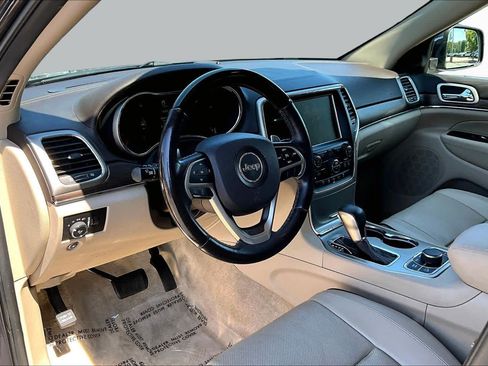 Used 2017 Jeep Grand Cherokee Overland AWD/4WD image 18
