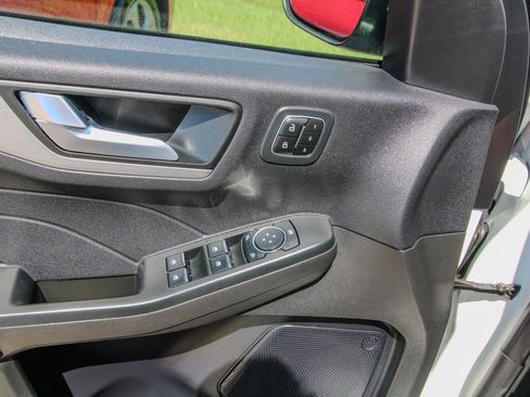 Used 2023 Ford Escape Platinum image 12