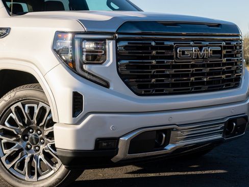 Used 2023 GMC Sierra 1500 Denali Ultimate image 6