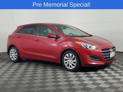 Used 2016 Hyundai Elantra GT FWD image 2