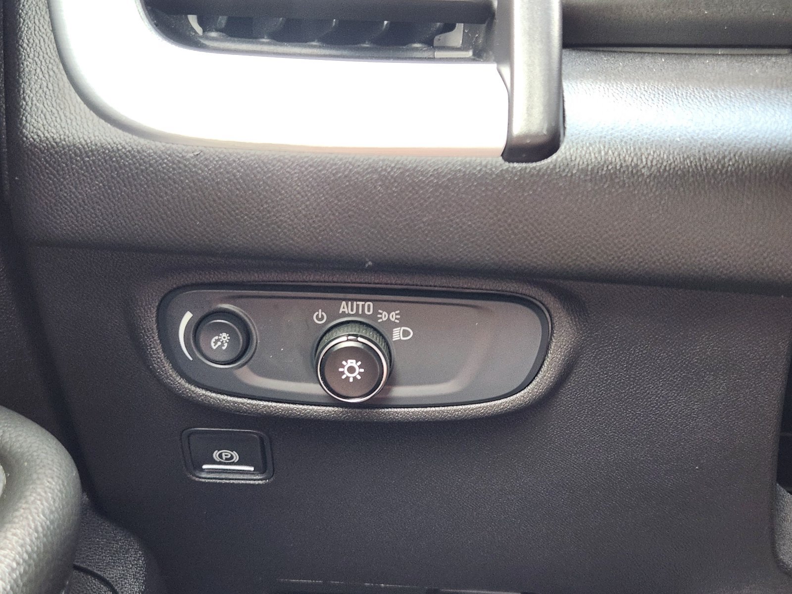 Certified 2024 GMC Terrain SLE AWD/4WD image 26