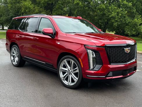 Used 2025 Cadillac Escalade Sport Platinum w/ LPO, Floor Liner Package AWD/4WD image 1