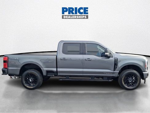 Used 2025 Ford F350 Lariat w/ Black Appearance Package AWD/4WD image 4