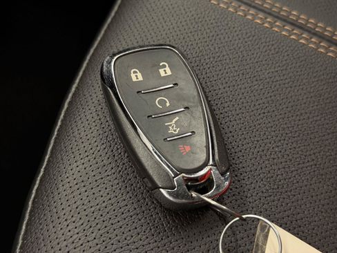 Used 2024 Chevrolet Equinox Premier AWD/4WD image 36