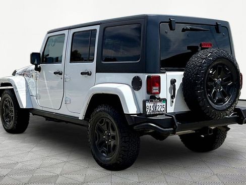 Used 2016 Jeep Wrangler Unlimited Sahara AWD/4WD image 4