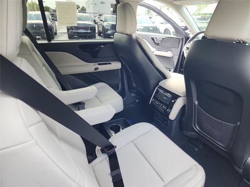 New 2026 Lincoln Aviator 2WD image 21