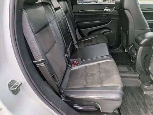 Used 2021 Jeep Grand Cherokee Laredo X image 27