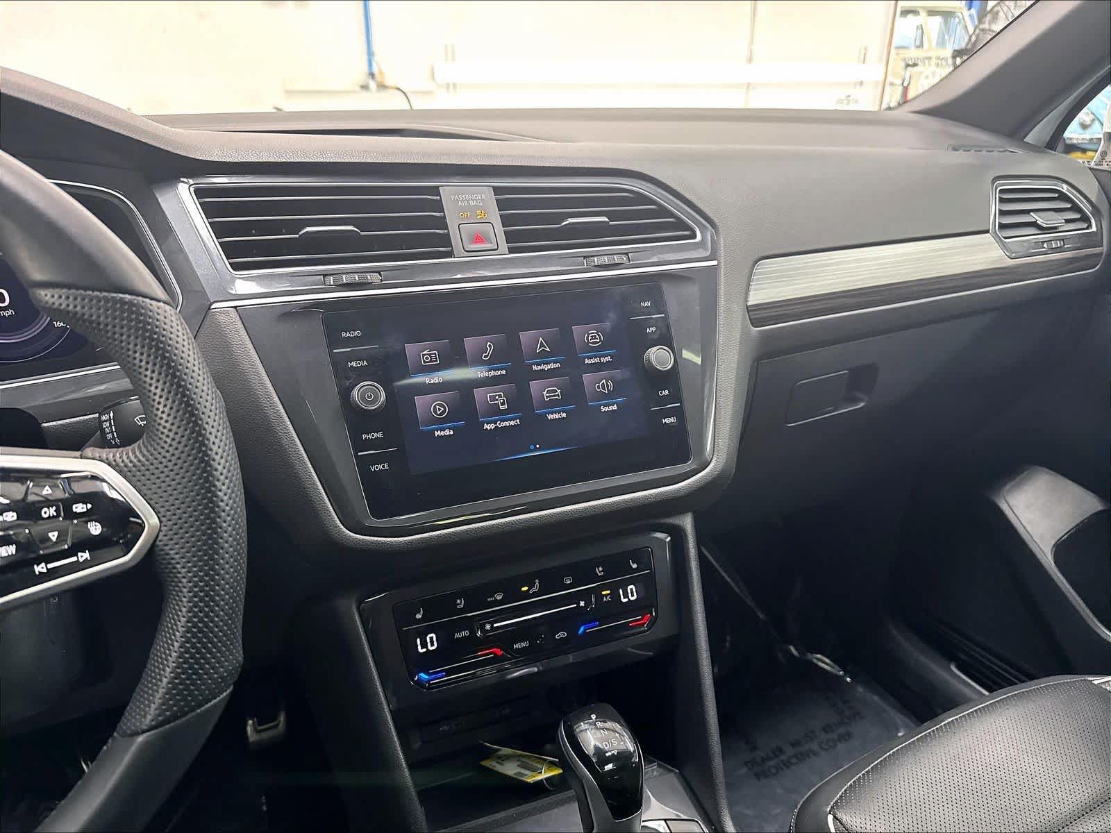 Used 2024 Volkswagen Tiguan SEL R-Line AWD/4WD image 12