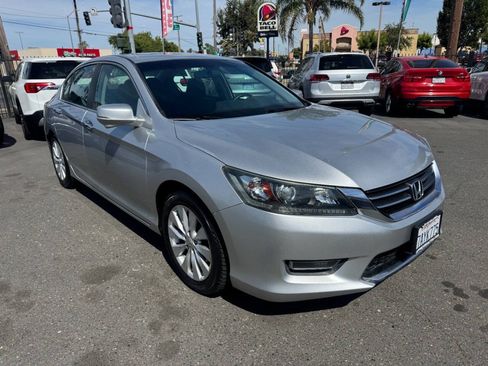Used 2013 Honda Accord EX image 2
