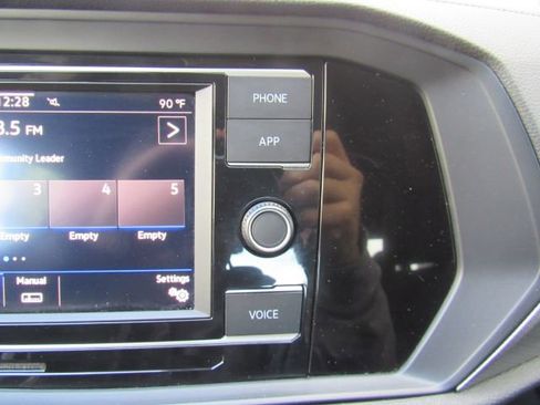 Used 2023 Volkswagen Jetta Sport image 38