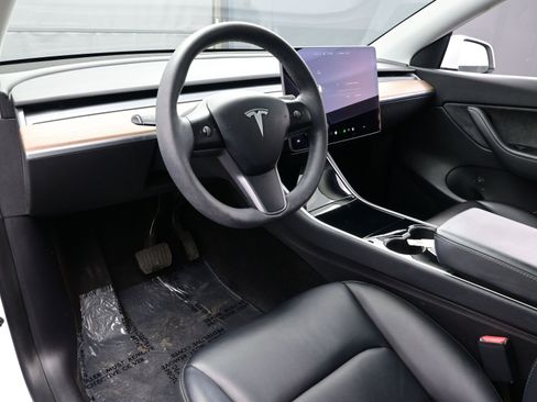 Used 2021 Tesla Model Y 2WD image 12