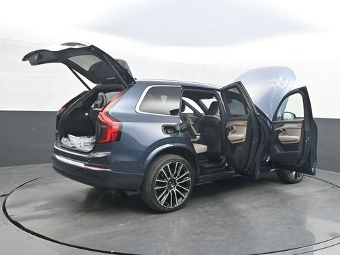 New 2026 Volvo XC90 B6 Plus w/ Protection Package Premier AWD/4WD image 38