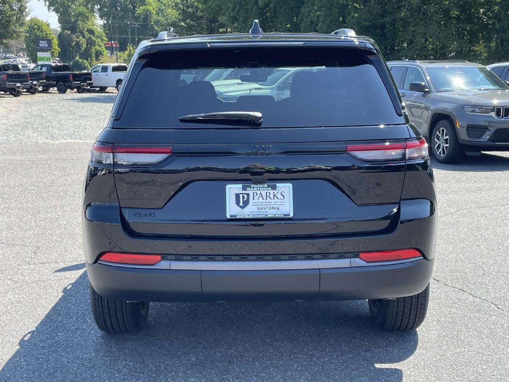 New 2027 Jeep Grand Cherokee 4WD image 7