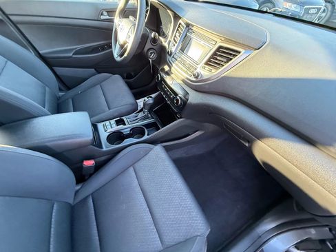 Used 2017 Hyundai Tucson SE image 33