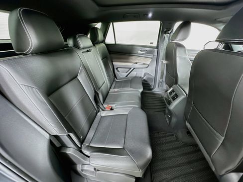 Used 2023 Volkswagen Atlas Cross Sport SE FWD image 26