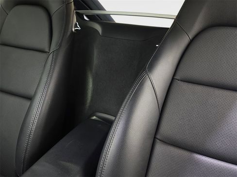 Used 2018 Porsche 718 Cayman image 15