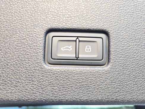 Certified 2025 Audi Q8 Premium Plus w/ Premium Plus Package image 13