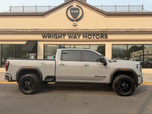 Used 2024 GMC Sierra 2500 AT4 w/ AT4 Premium Plus Package AWD/4WD image 2