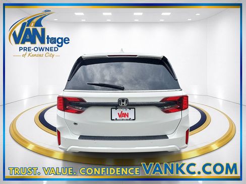 Used 2025 Honda Odyssey Elite image 7