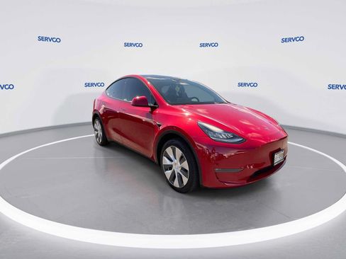 Used 2022 Tesla Model Y Long Range AWD/4WD image 2
