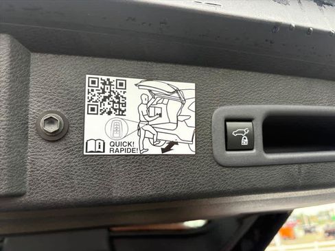 Used 2024 Toyota Sienna XLE FWD image 30