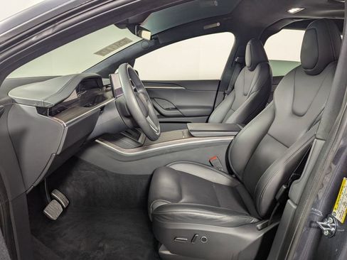 Used 2024 Tesla Model X image 4