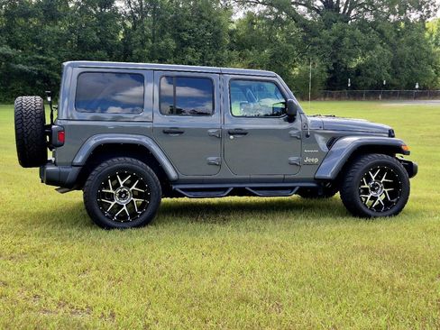 Used 2023 Jeep Wrangler Unlimited Sahara AWD/4WD image 12