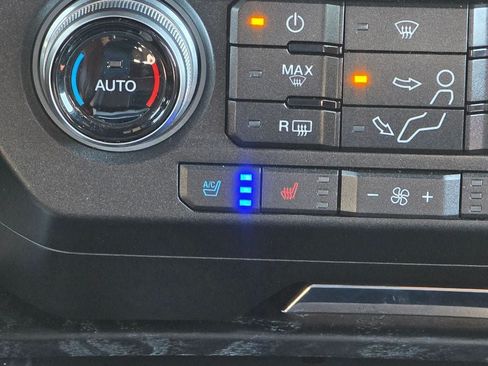 Used 2019 Ford F250 Platinum w/ Platinum Ultimate Package AWD/4WD image 15
