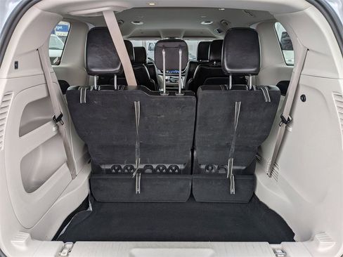 Used 2024 Chrysler Pacifica Touring-L image 27