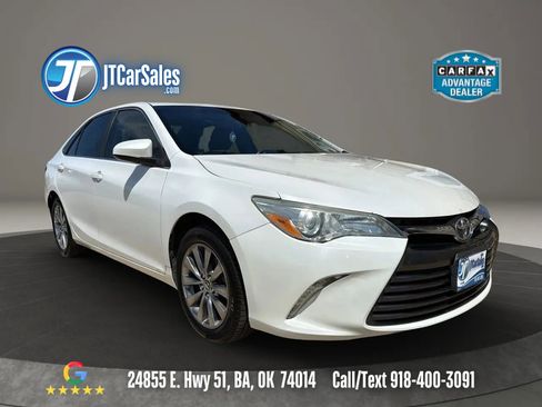 Used 2015 Toyota Camry XLE image 1