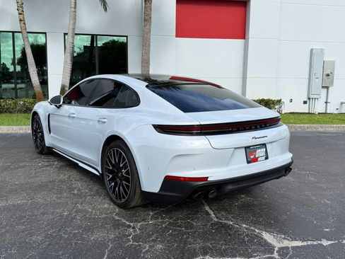 Used 2024 Porsche Panamera image 16