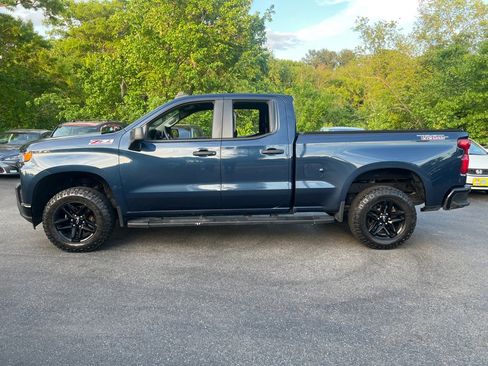 Used 2020 Chevrolet Silverado 1500 Custom Trail Boss w/ Custom Convenience Package AWD/4WD image 2