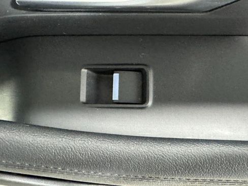 Used 2021 Jaguar E-PACE SE image 23