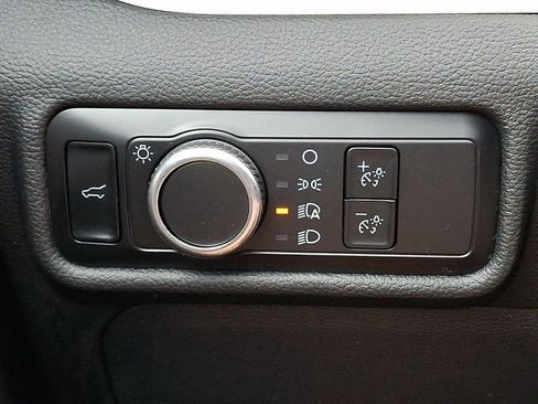 Used 2023 Ford Explorer XLT AWD/4WD image 23