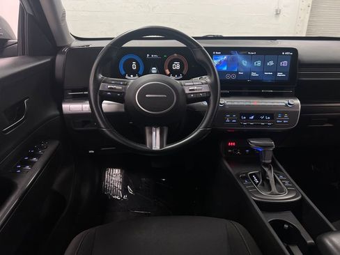 Used 2024 Hyundai Kona SEL AWD/4WD image 15