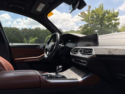 Used 2019 BMW X5 xDrive40i w/ Premium Package AWD/4WD image 6